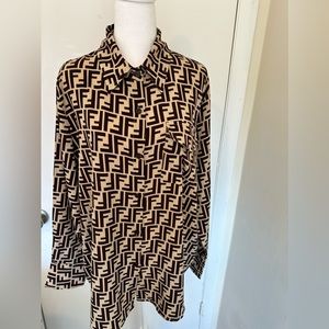 Size: L. Color: Brown. Brand is not Fendi